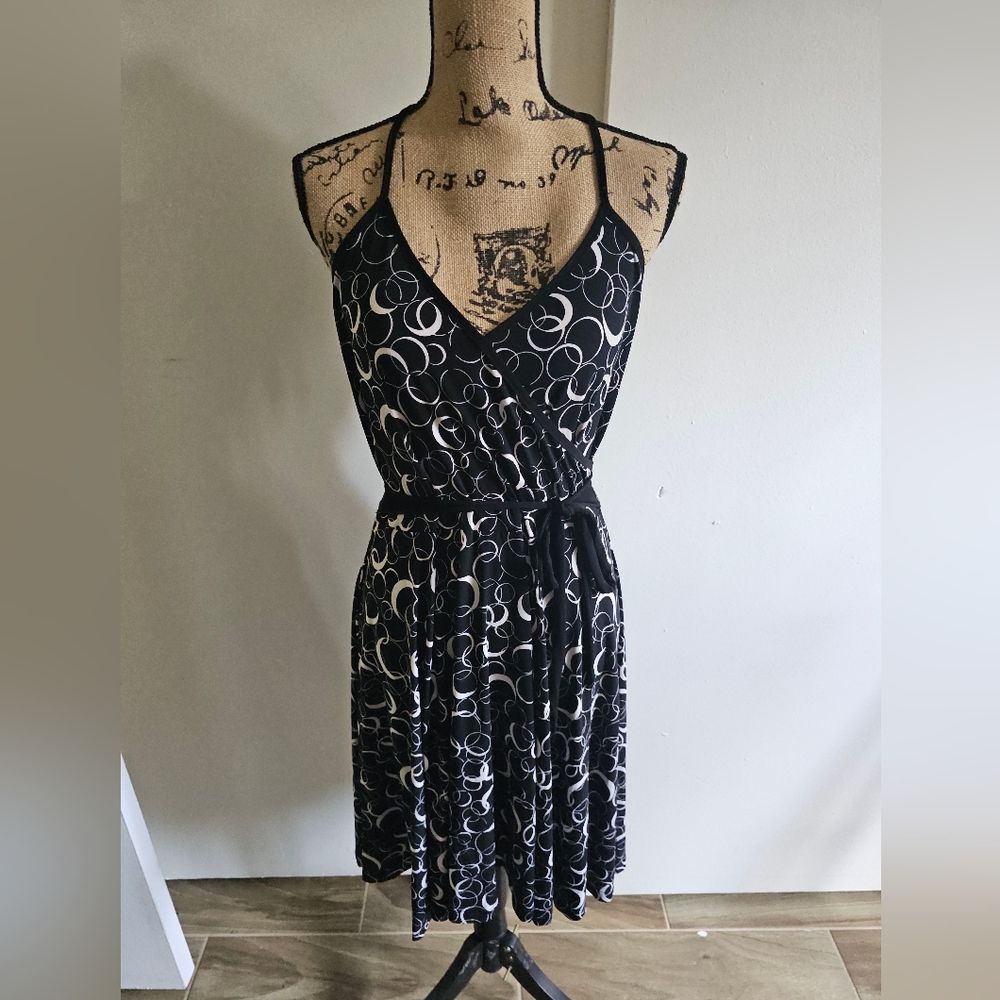 Black And White Wrap Style Halter Dress Size L
